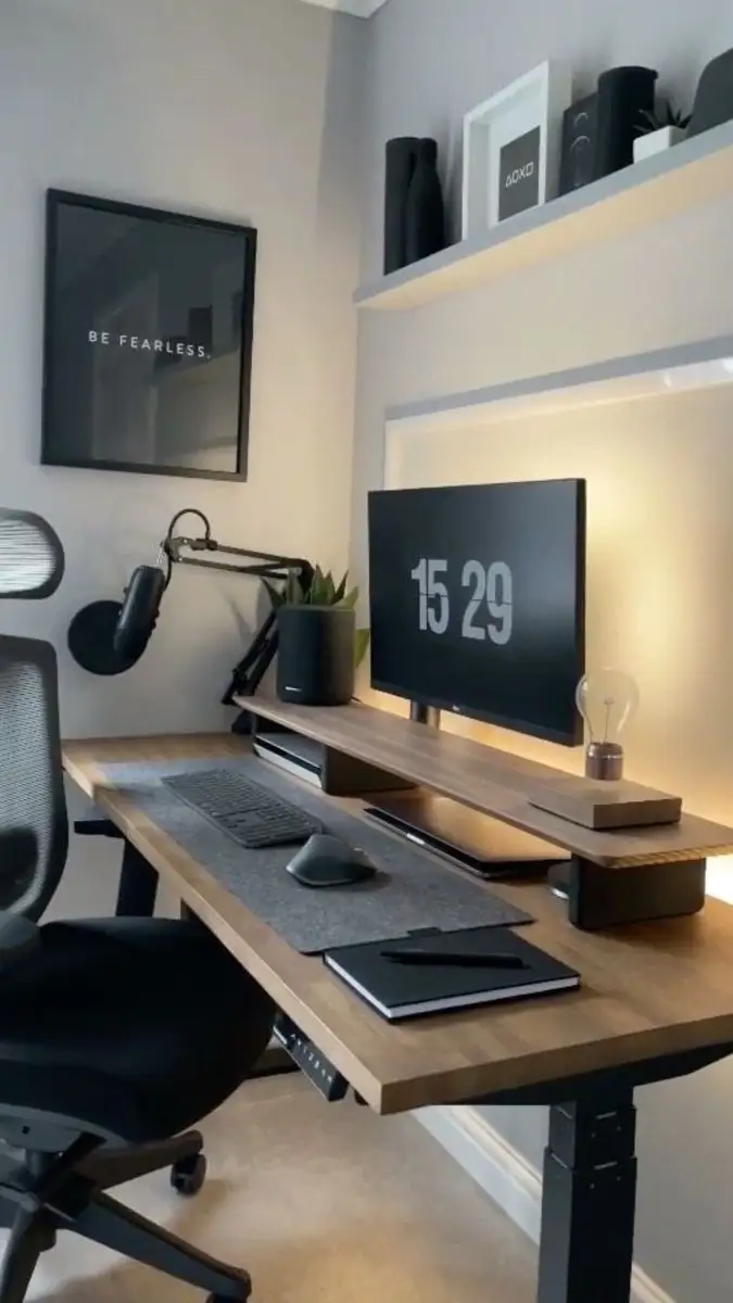height adjustable desks dubai